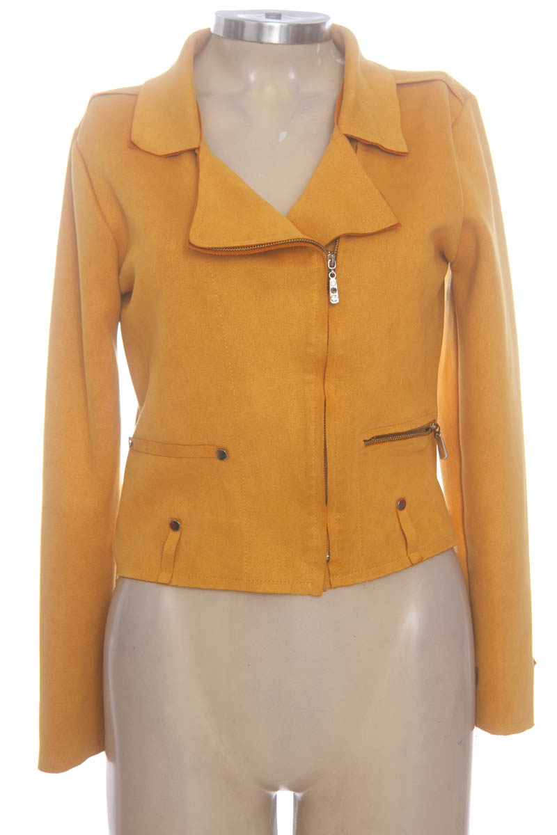 Chaqueta / Abrigo color Amarillo - Closeando
