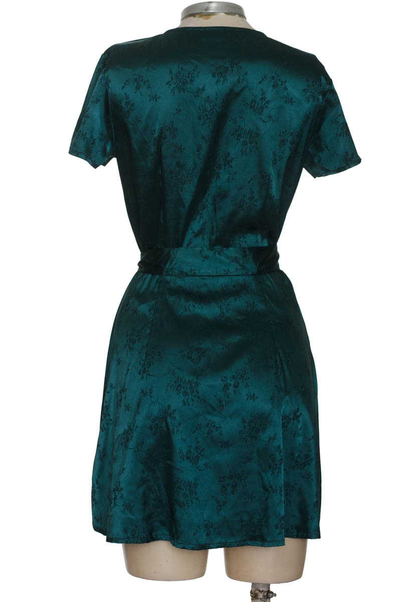 Vestido / Enterizo color Verde - Divided