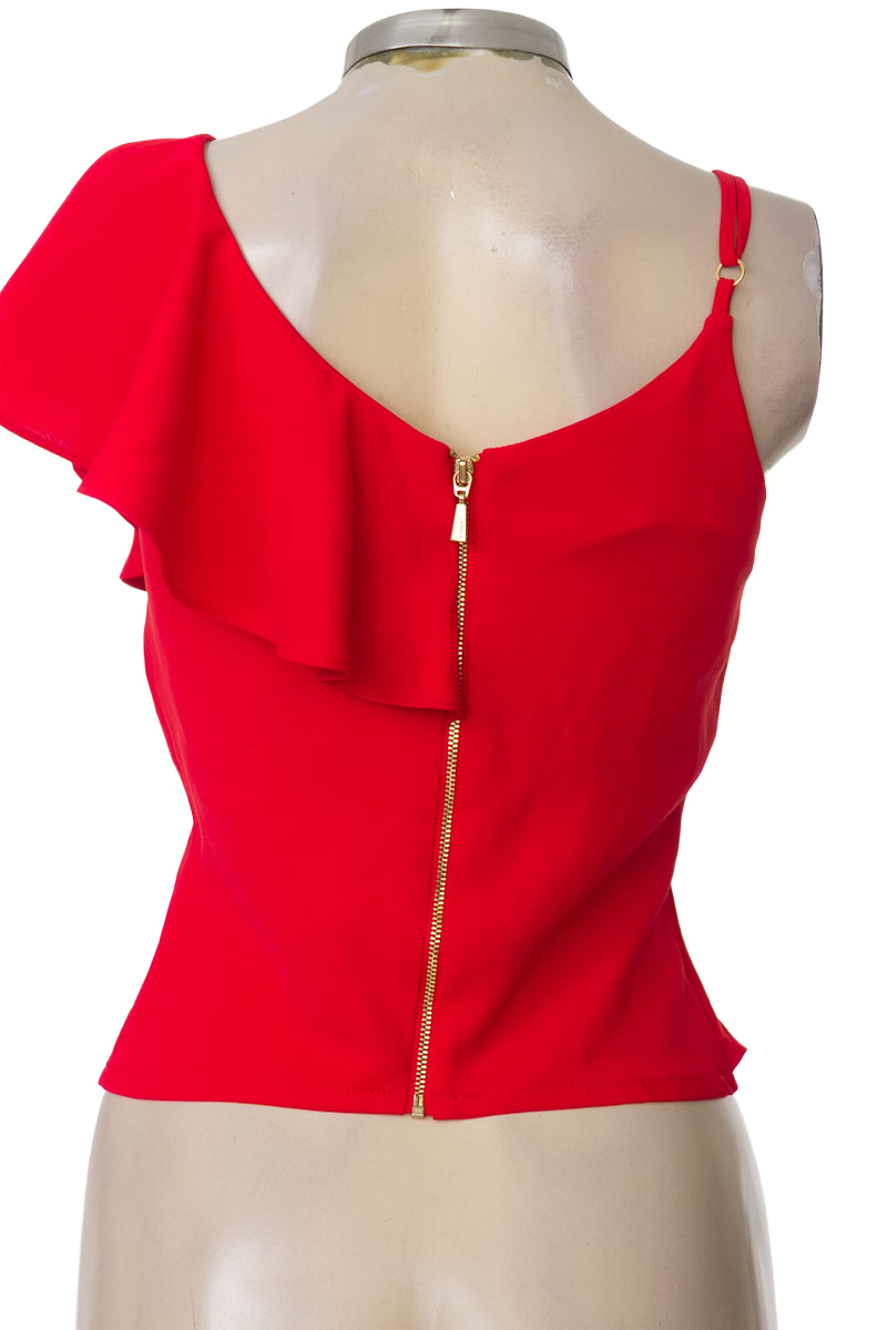 Top / Camiseta color Rojo - Studio F