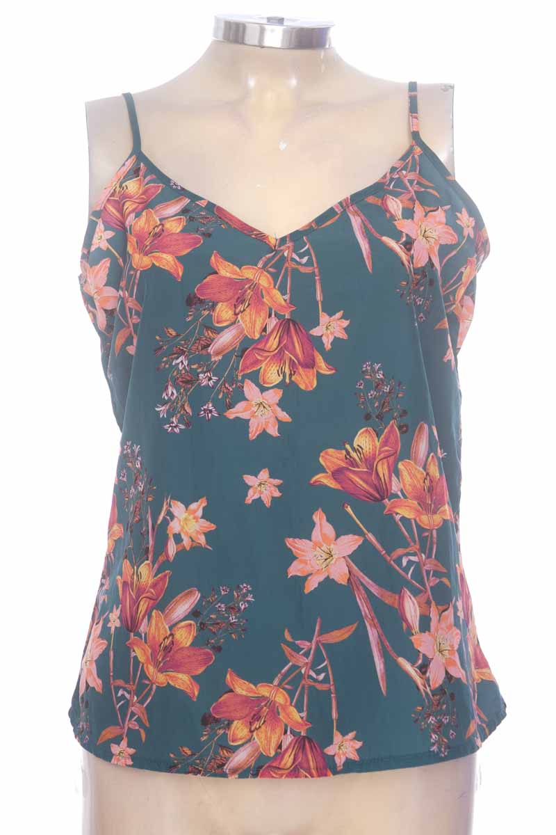 Top / Camiseta color Verde - Loguin