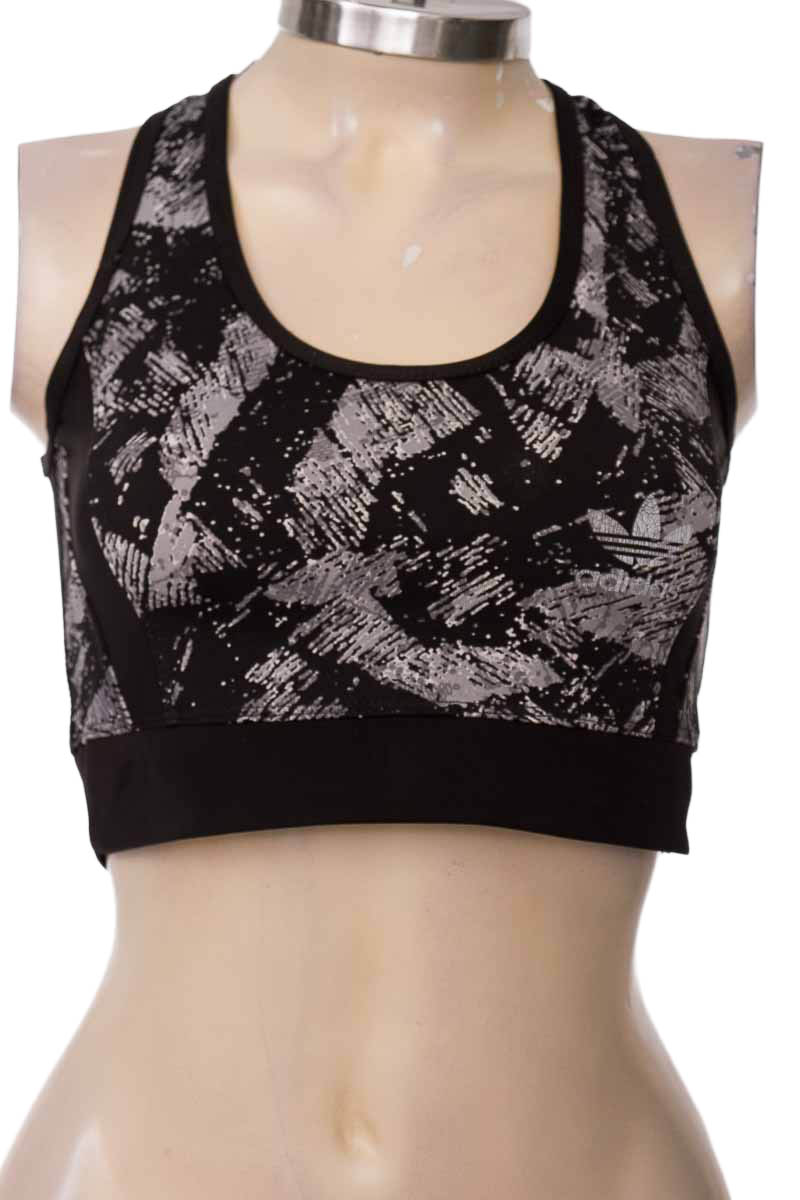 Ropa Deportiva / Salida de Baño color Negro - Closeando