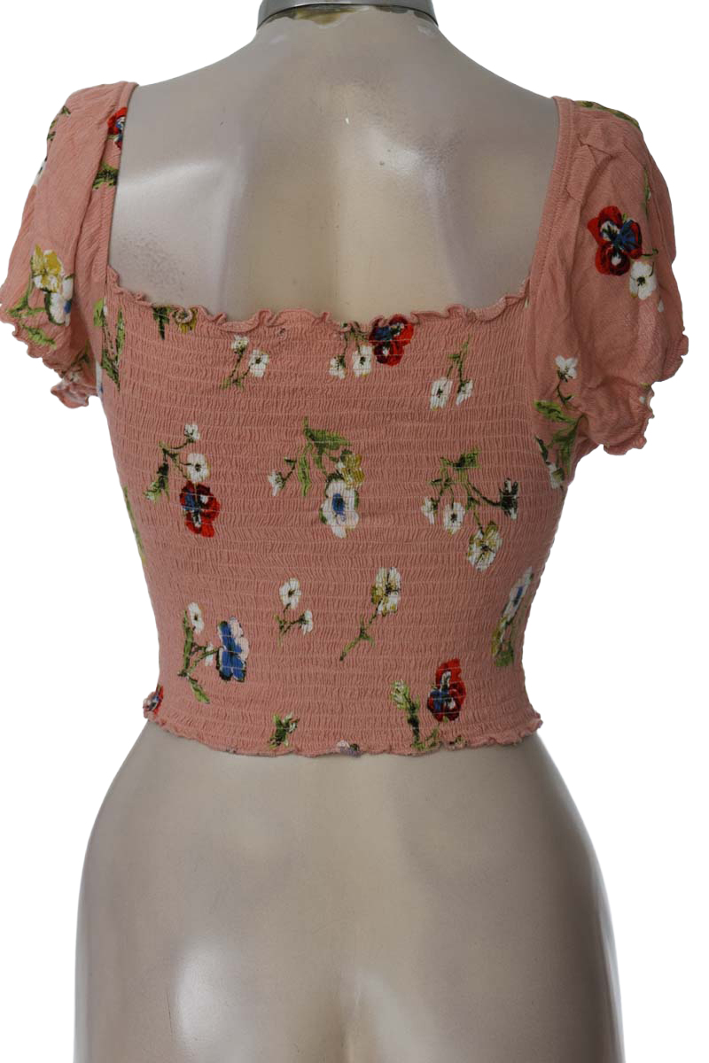 Top / Camiseta color Rosado - Closeando