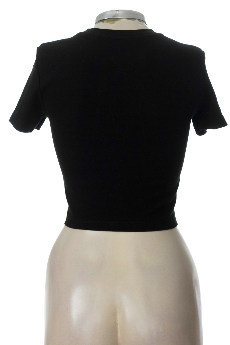 Top / Camiseta color Negro - MATTELSA