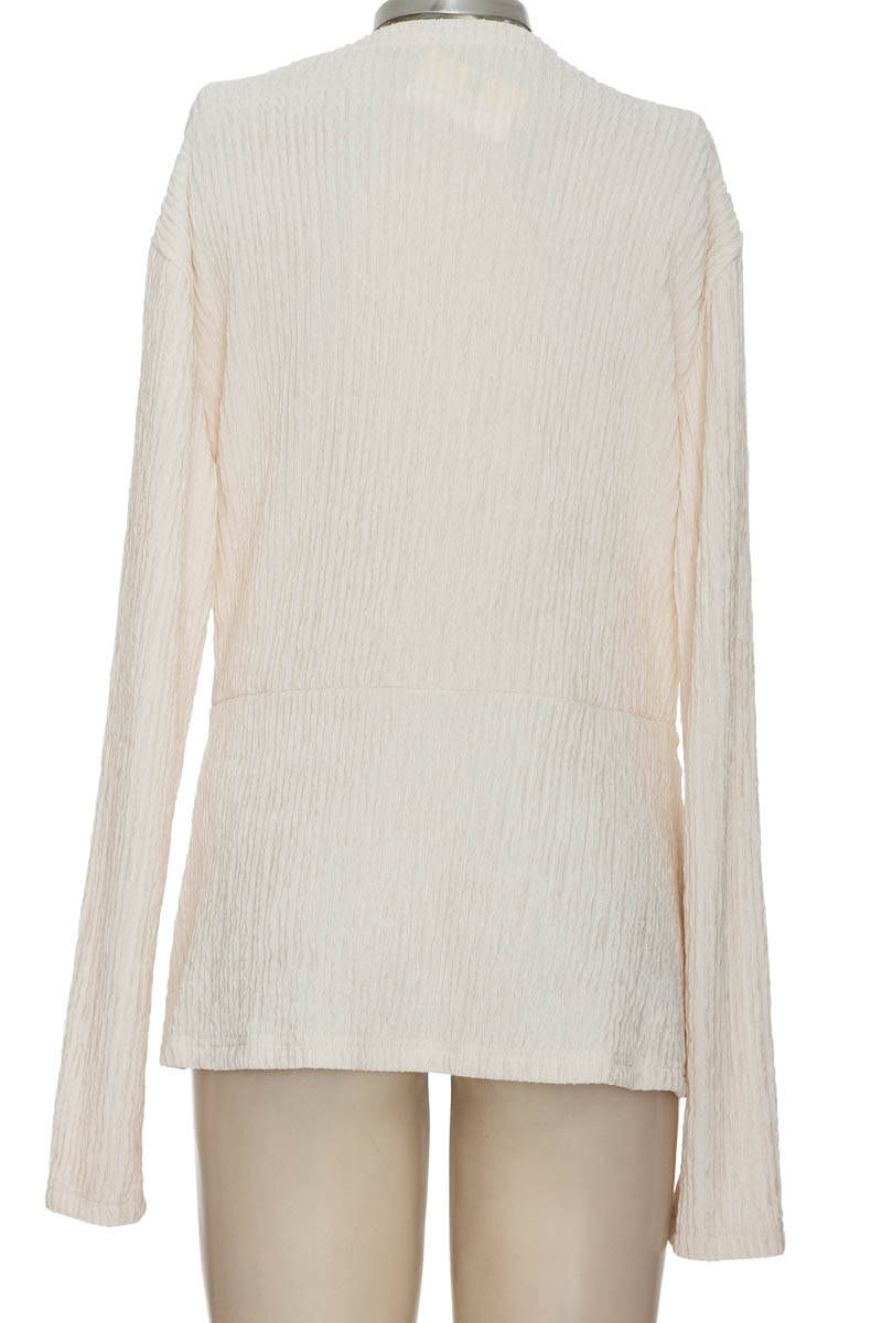 Sweater color Beige - Closeando