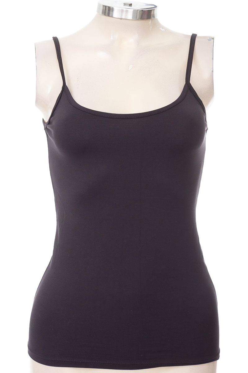 Top / Camiseta color Negro - Zara