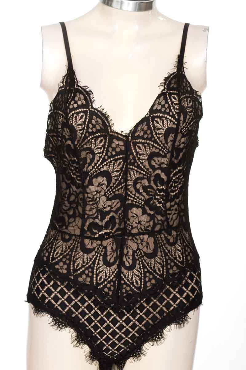 Top / Camiseta color Negro - Santa Maria
