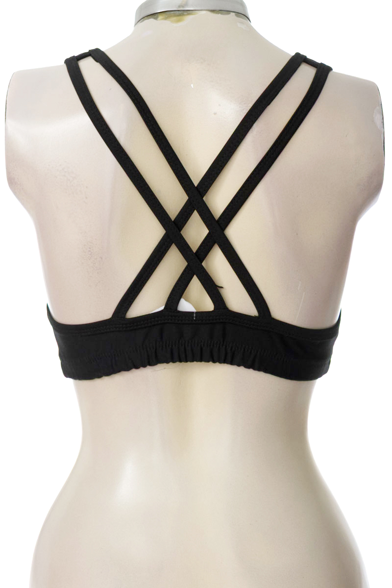 Top / Camiseta color Negro - Closeando