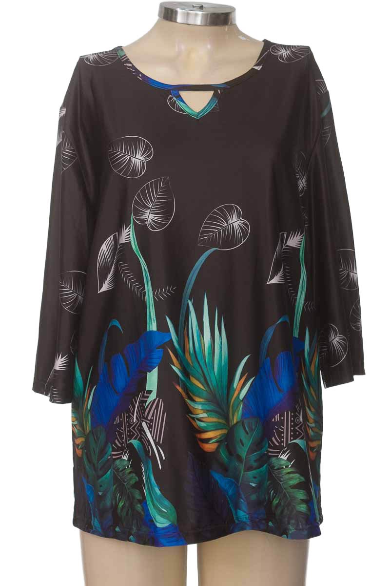 Blusa color Negro - Closeando