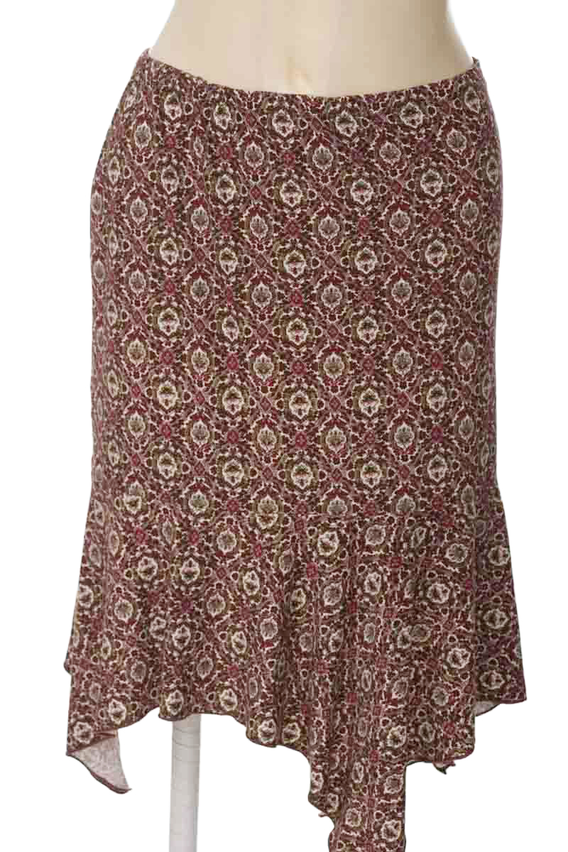 Falda color Vinotinto - Closeando