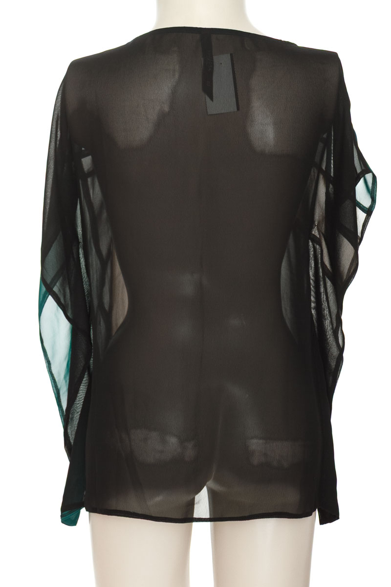 Blusa color Negro - APOLOGY