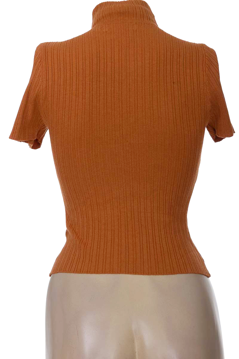 Top / Camiseta color Café - Believe