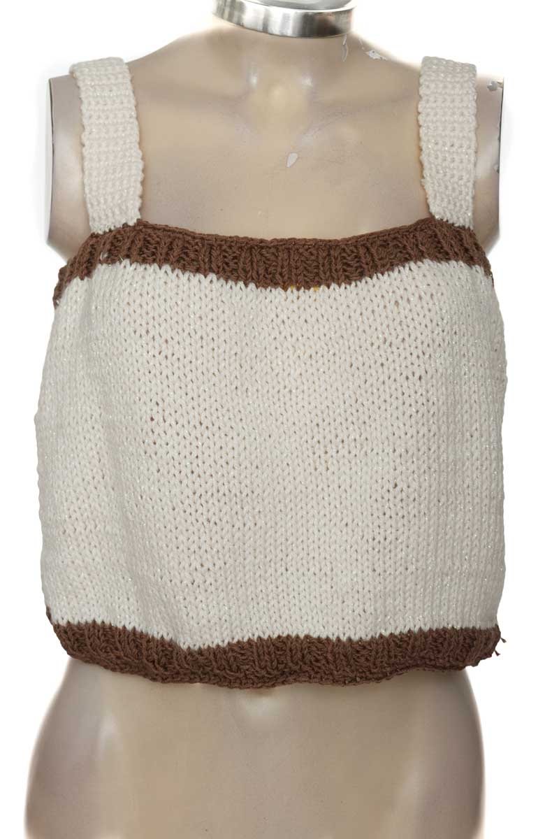 Top / Camiseta color Blanco - Closeando