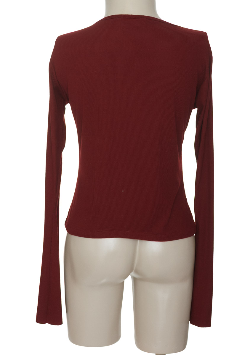 Top / Camiseta color Vinotinto - Closeando