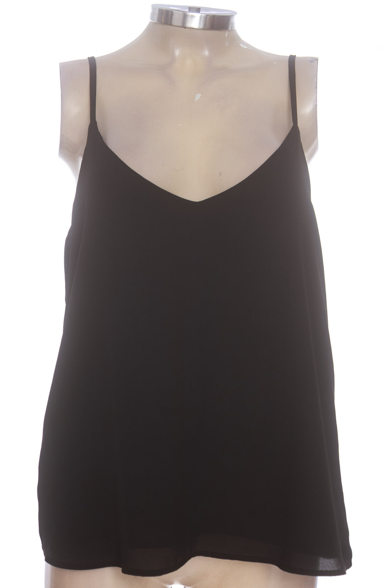 Top / Camiseta color Negro - Arkitect