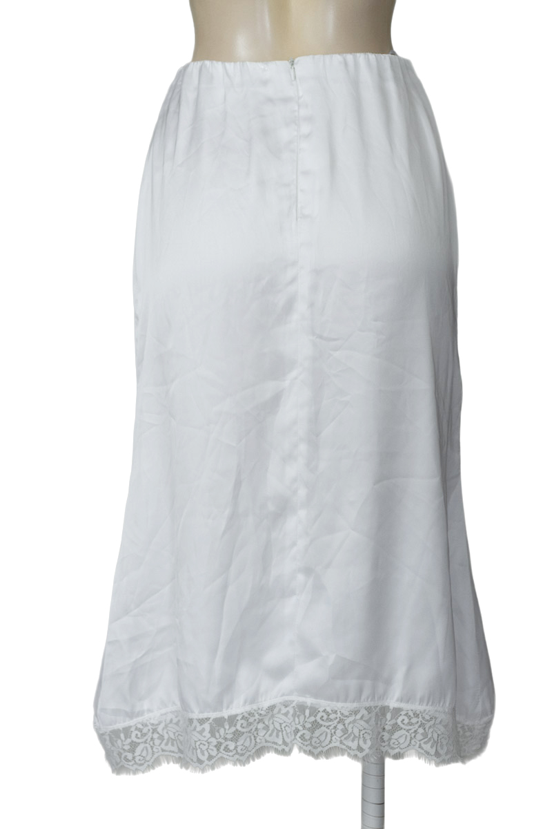 Falda color Blanco - Closeando