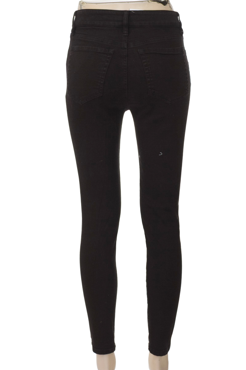 Pantalones color Negro - Arkitect