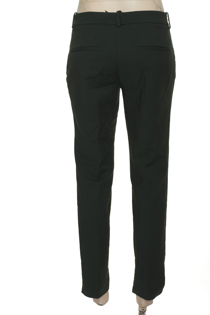 Pantalones color Verde - Zara