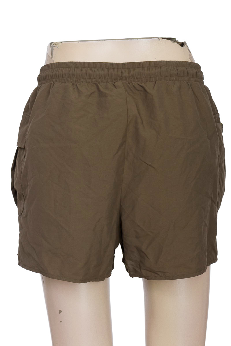 Ropa Deportiva / Salida de Baño color Verde - GAP