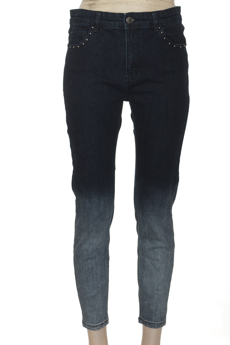 Pantalones color Azul - Stradivarius