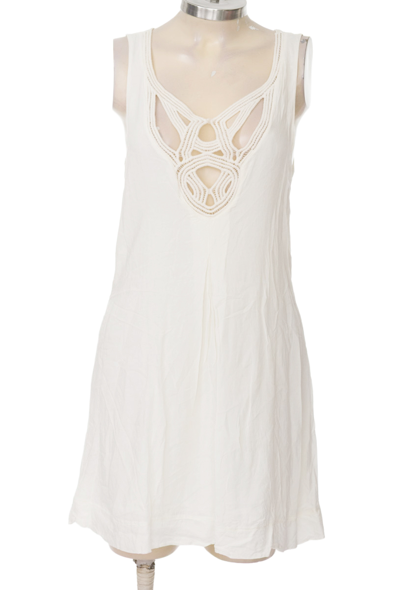 Vestido / Enterizo color Beige - Closeando