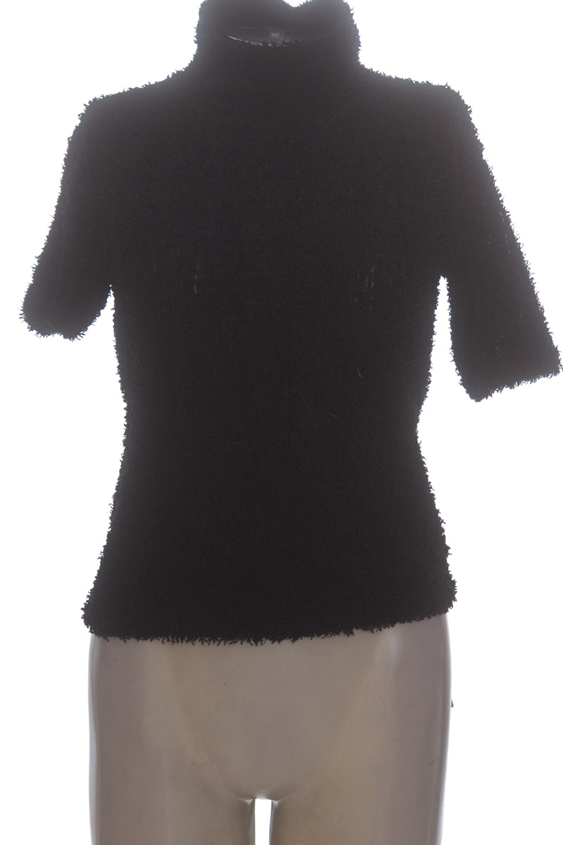 Sweater color Negro - Closeando