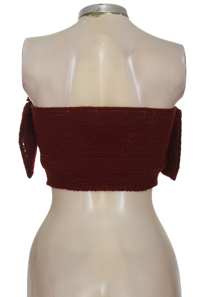 Top / Camiseta color Vinotinto - Closeando