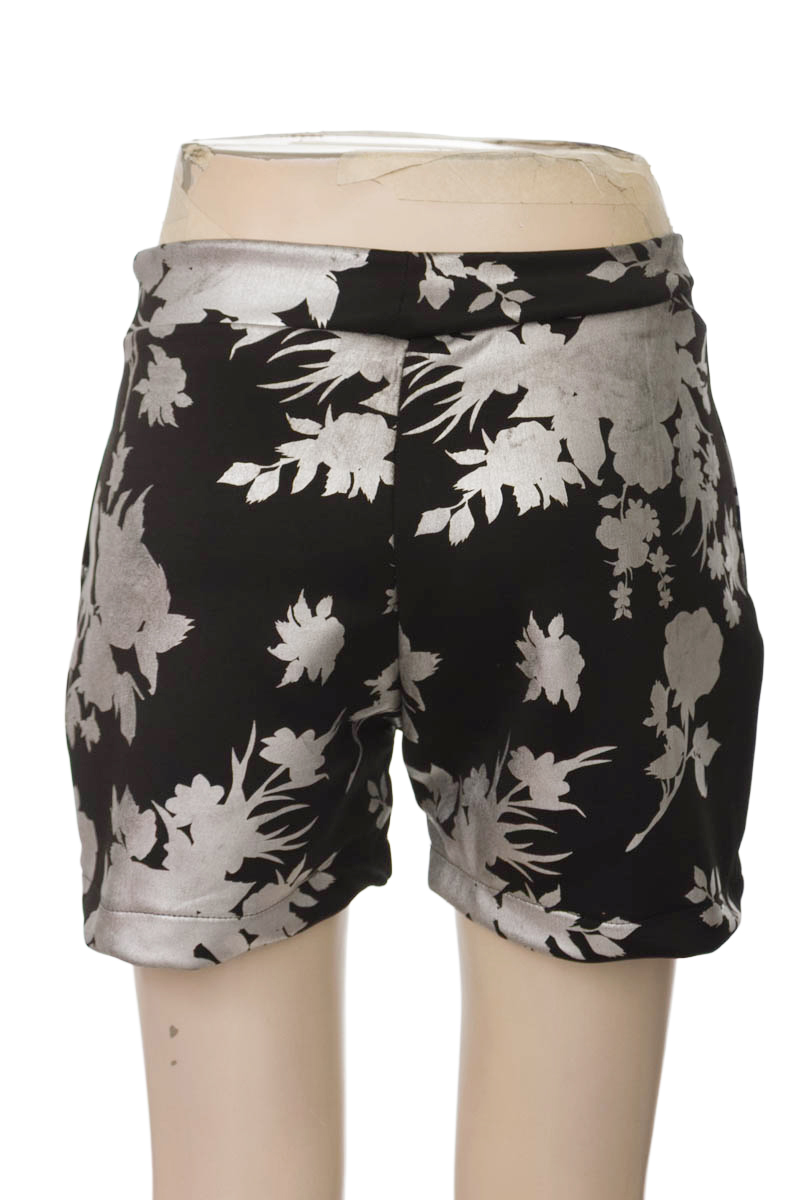Short color Negro - Closeando