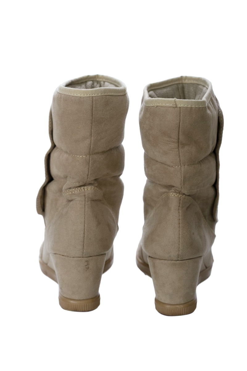 Zapatos color Beige - Closeando