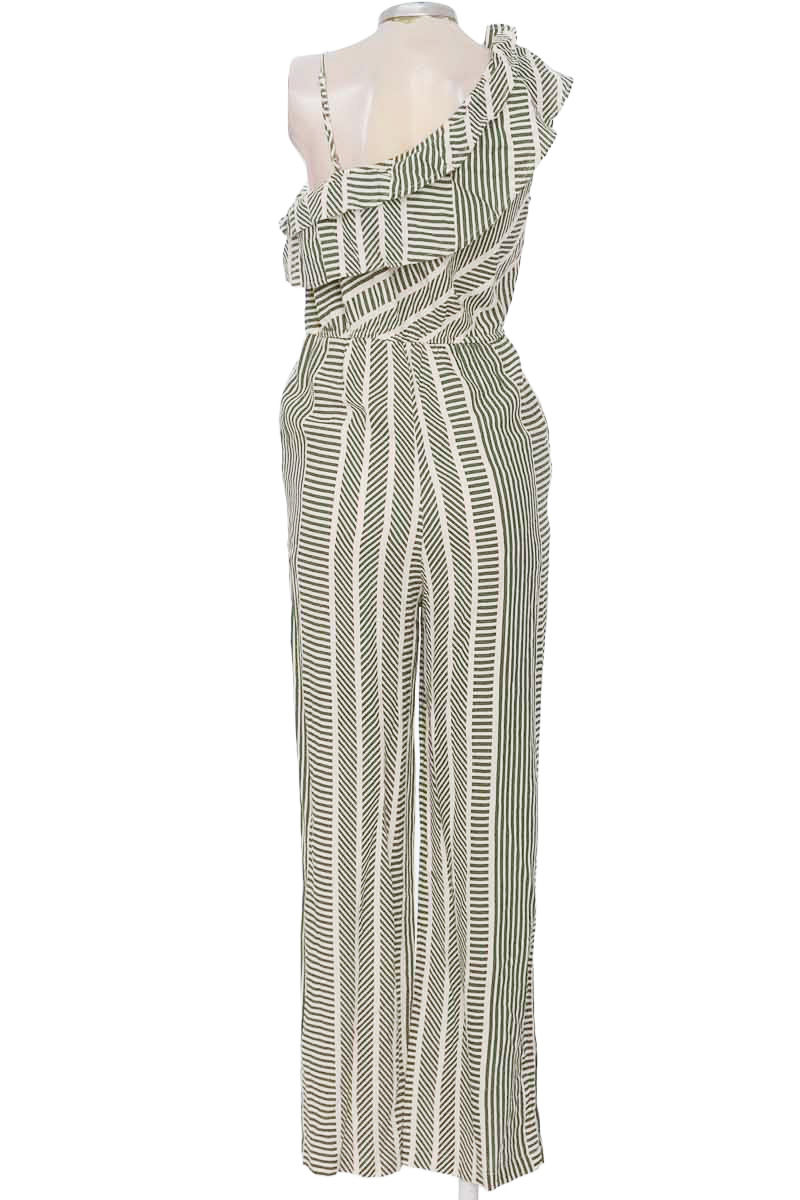 Vestido / Enterizo color Verde - Closeando