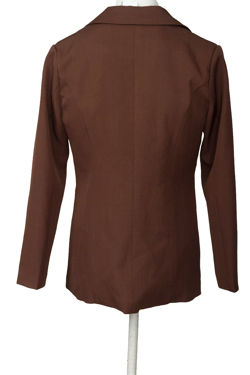 Chaqueta color Café - Closeando