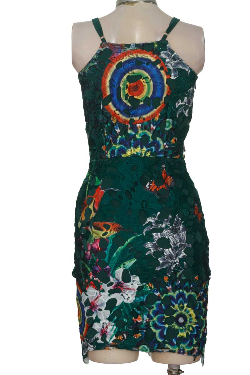 Vestido / Enterizo color Verde - Latina