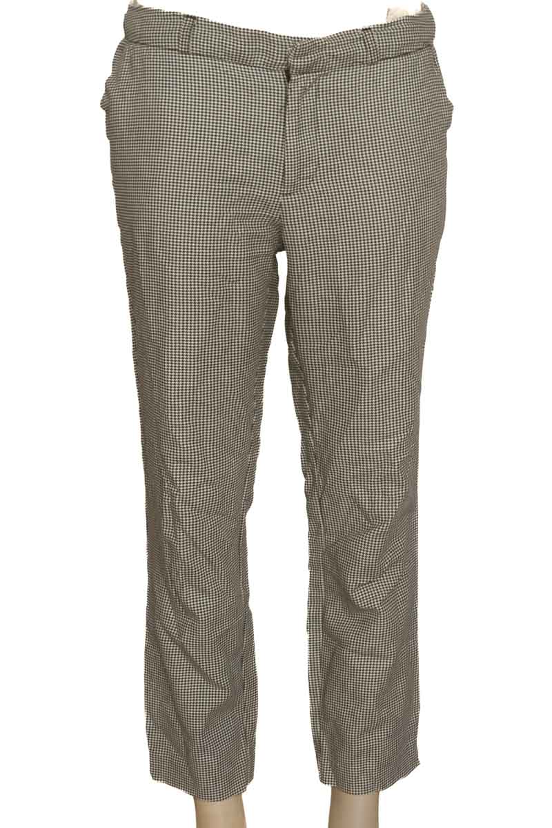 Pantalones color Negro - Stradivarius