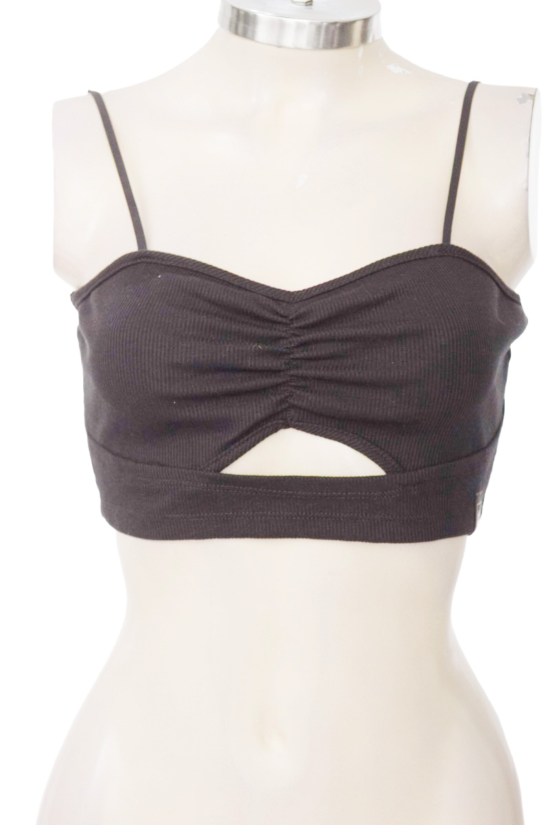 Top / Camiseta color Negro - Real Human