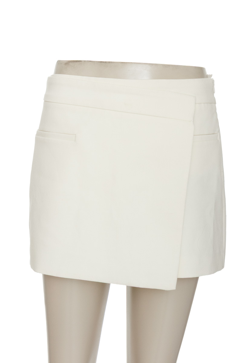 Short color Beige - Zara