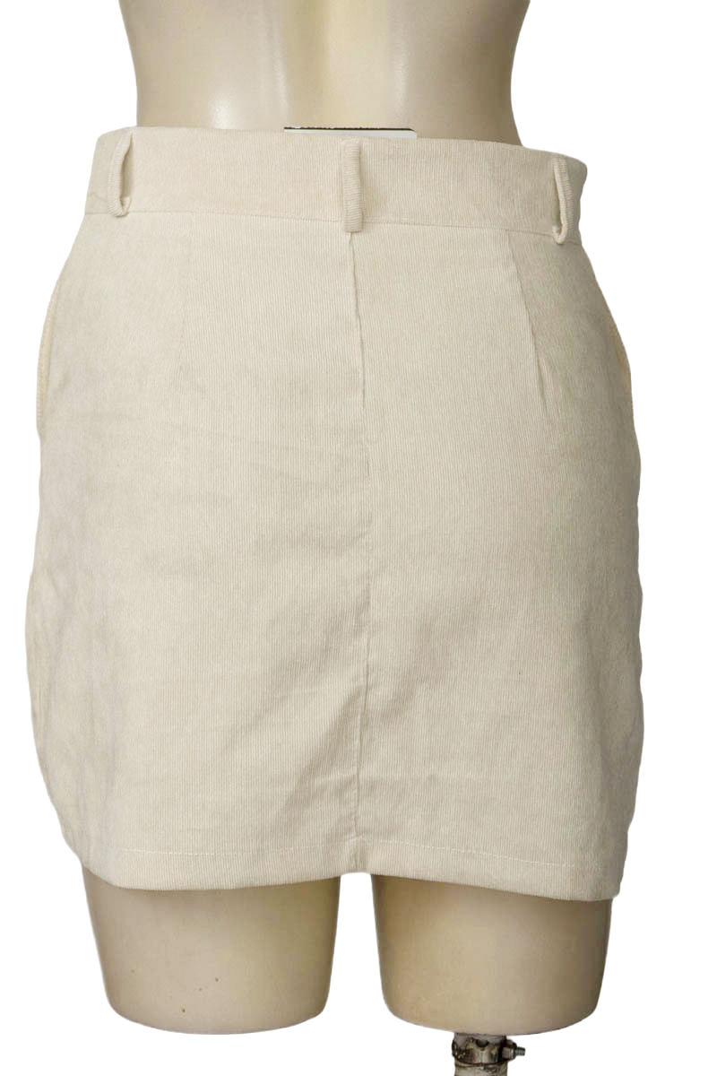 Falda color Beige - Closeando