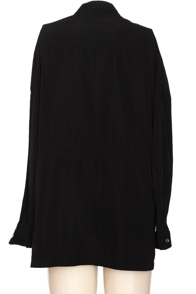 Chaqueta / Abrigo color Negro - Closeando