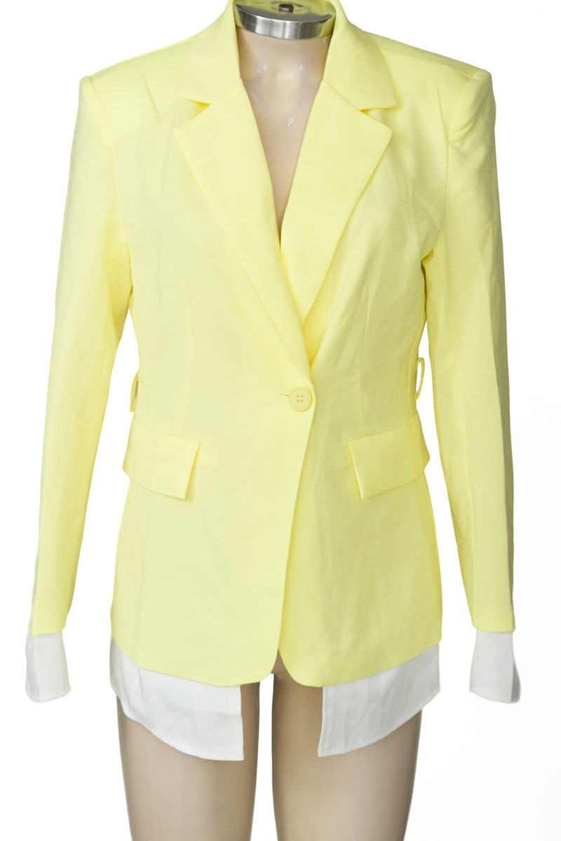 Chaqueta / Abrigo color Amarillo - Closeando