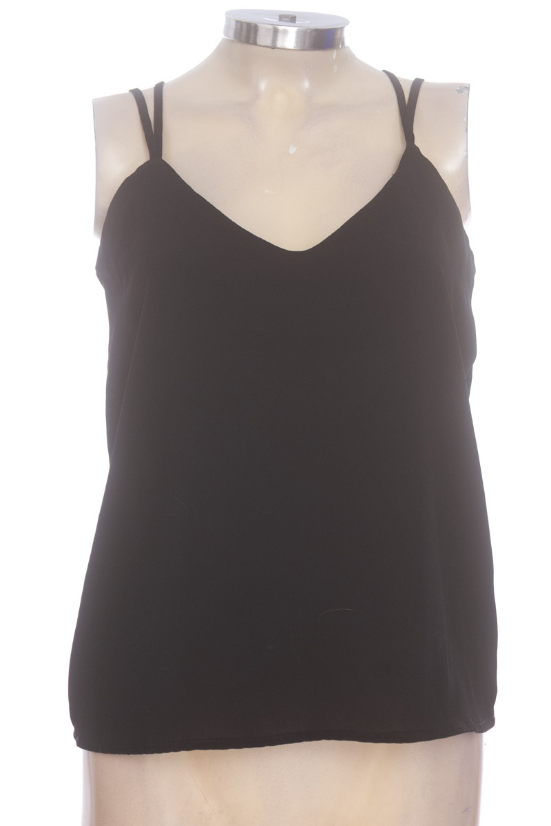 Top / Camiseta color Negro - TOP ONE