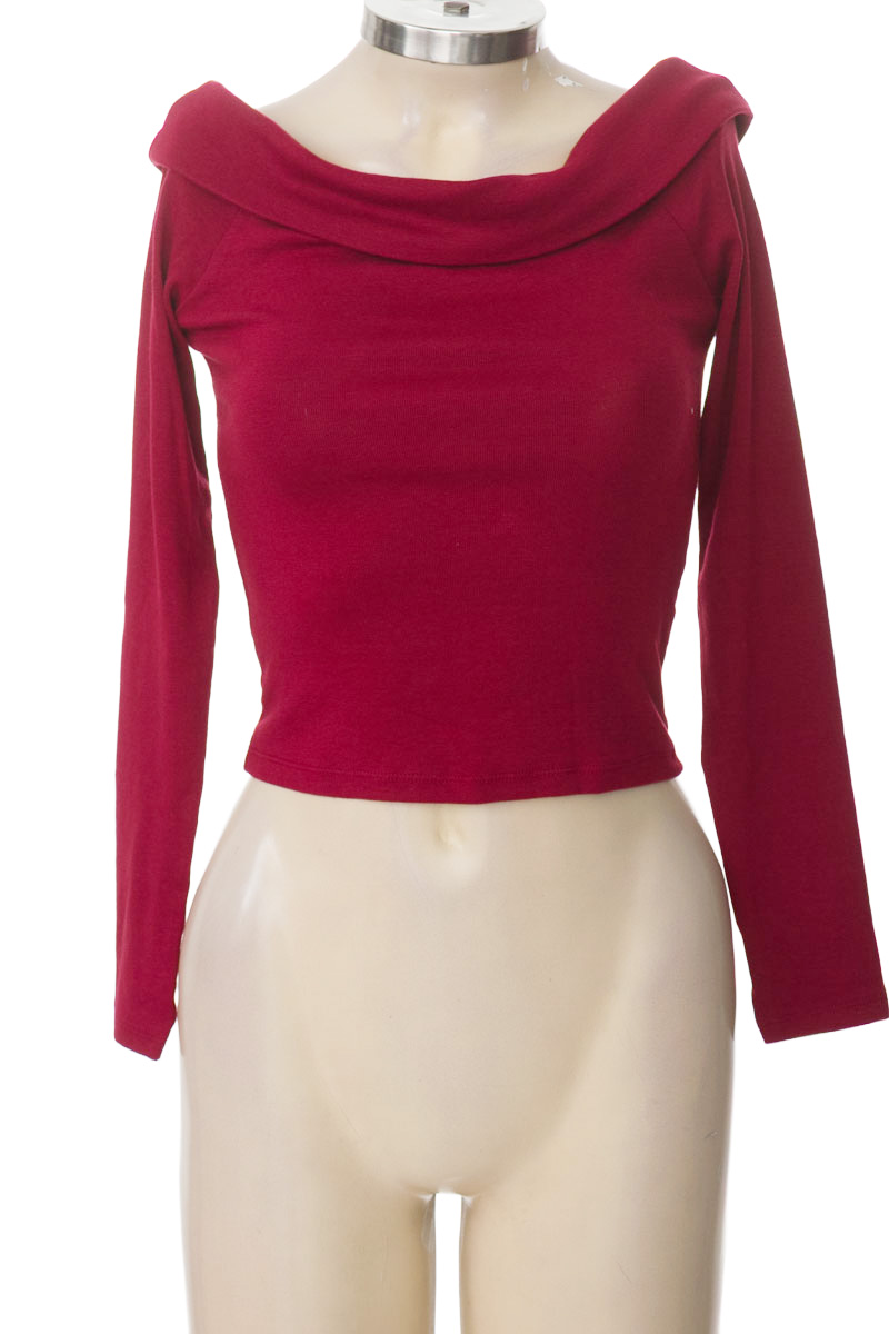Top / Camiseta color Vinotinto - Stradivarius