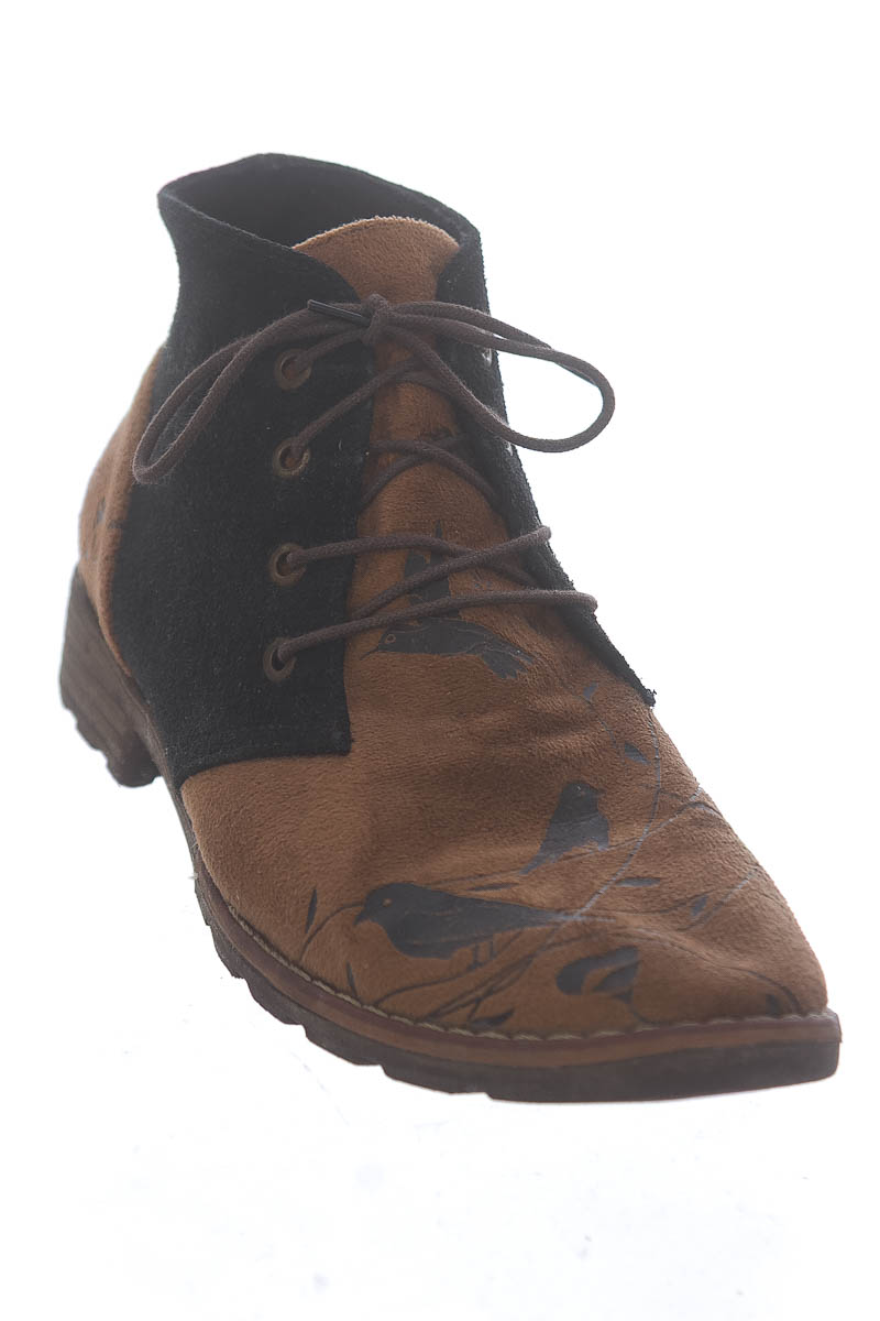 Zapatos color Café - Closeando