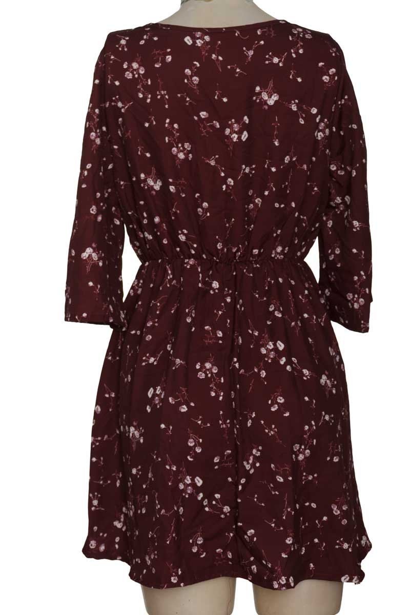 Vestido / Enterizo color Vinotinto - Closeando