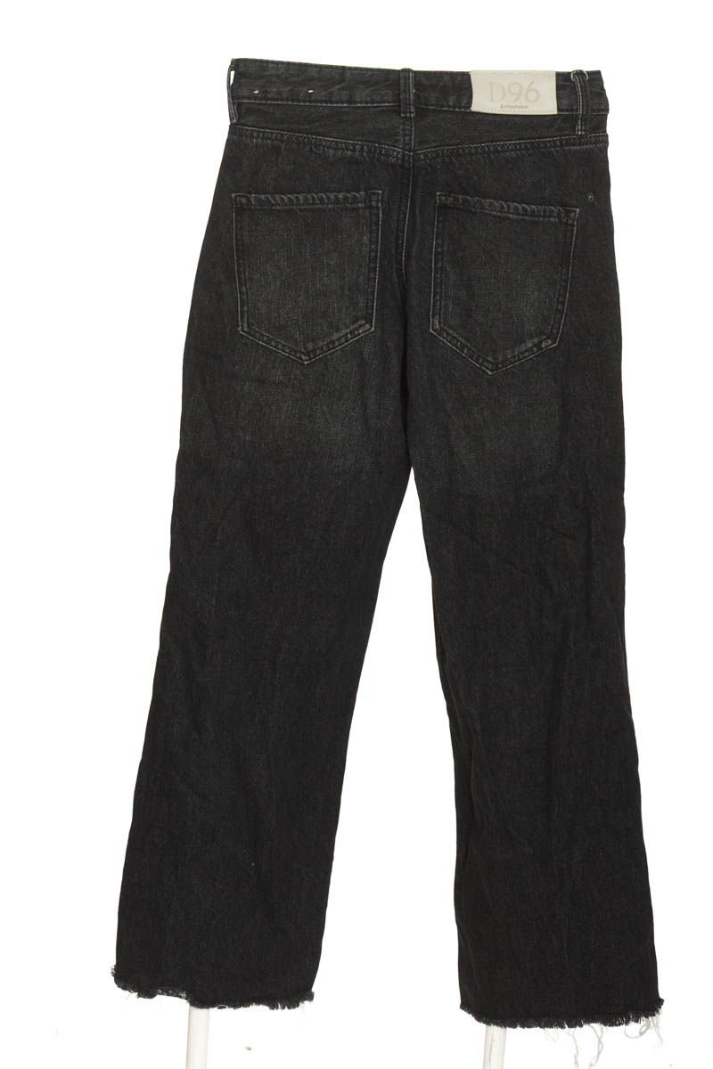 Pantalones color Negro - Stradivarius