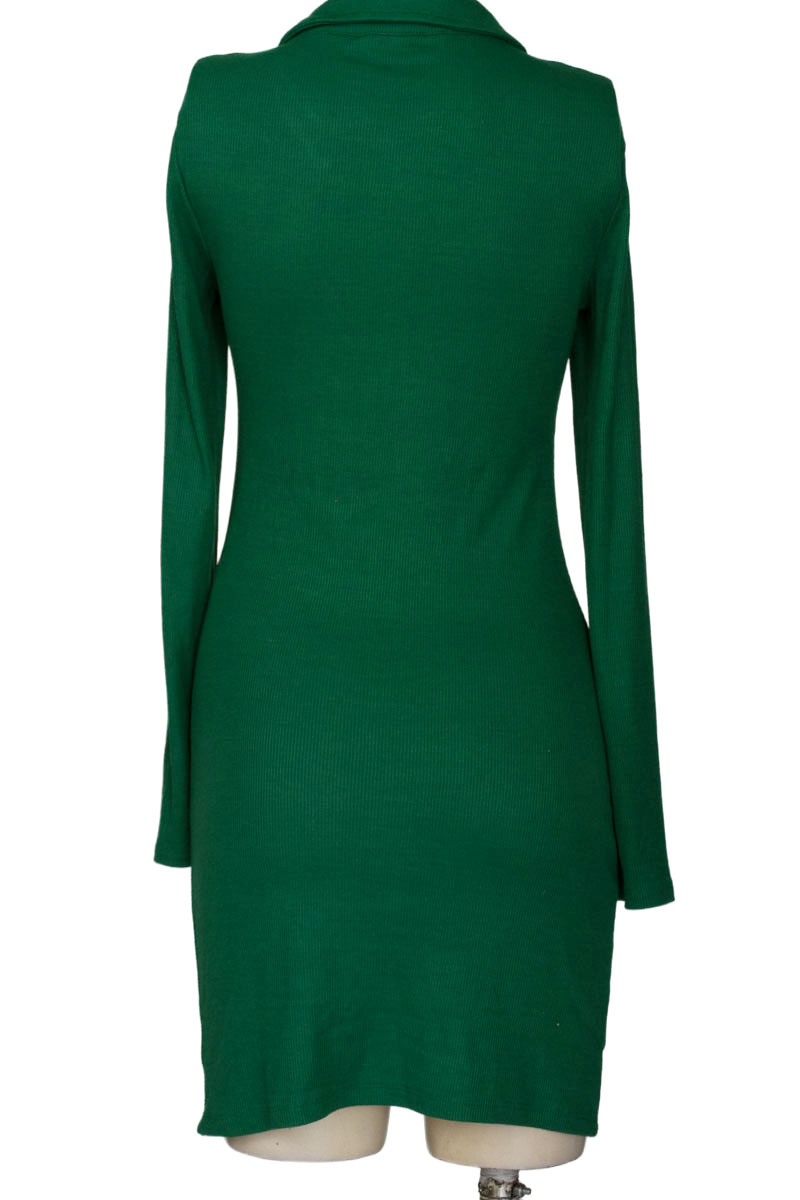 Vestido / Enterizo color Verde - Stradivarius