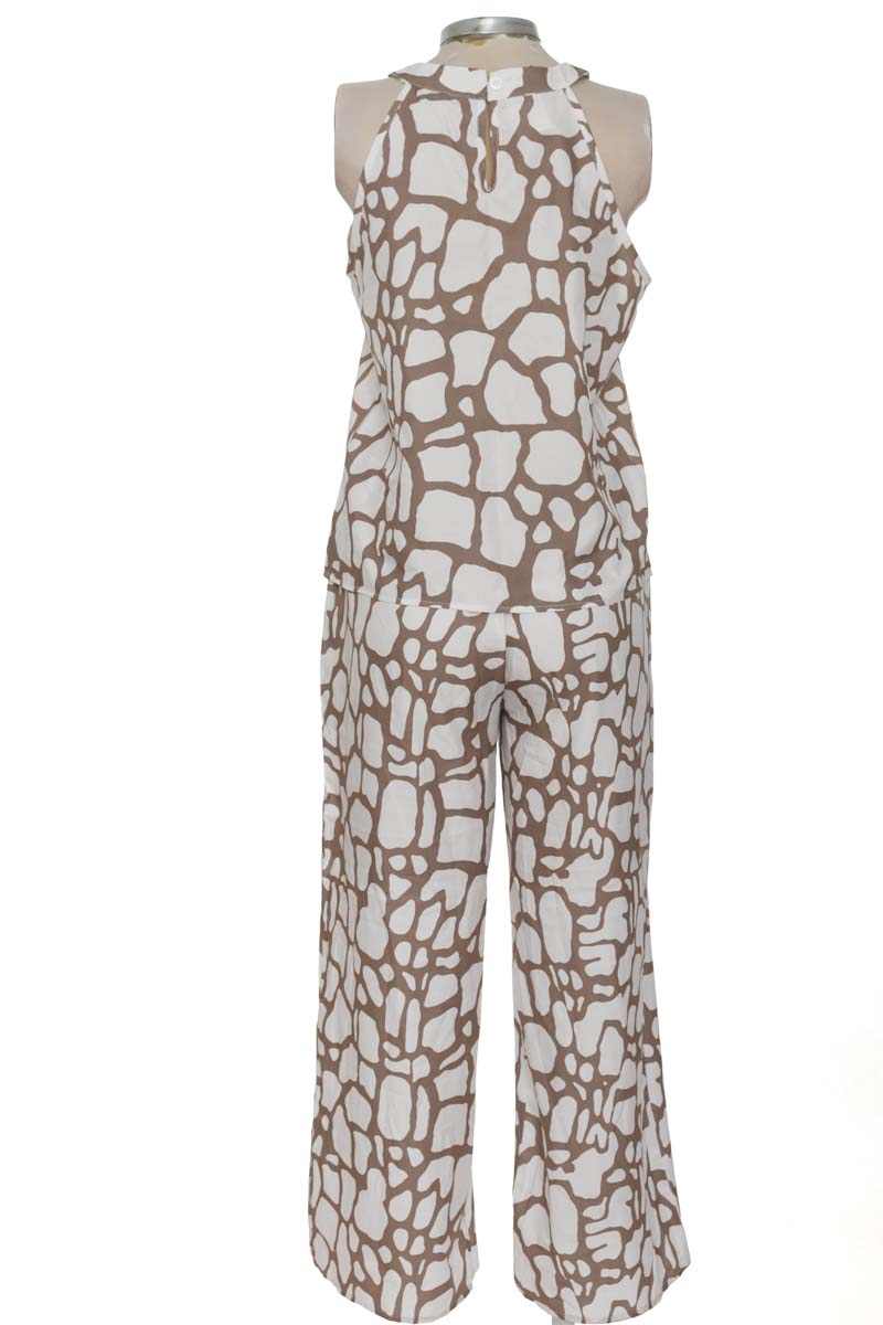Vestido / Enterizo color Café - Closeando