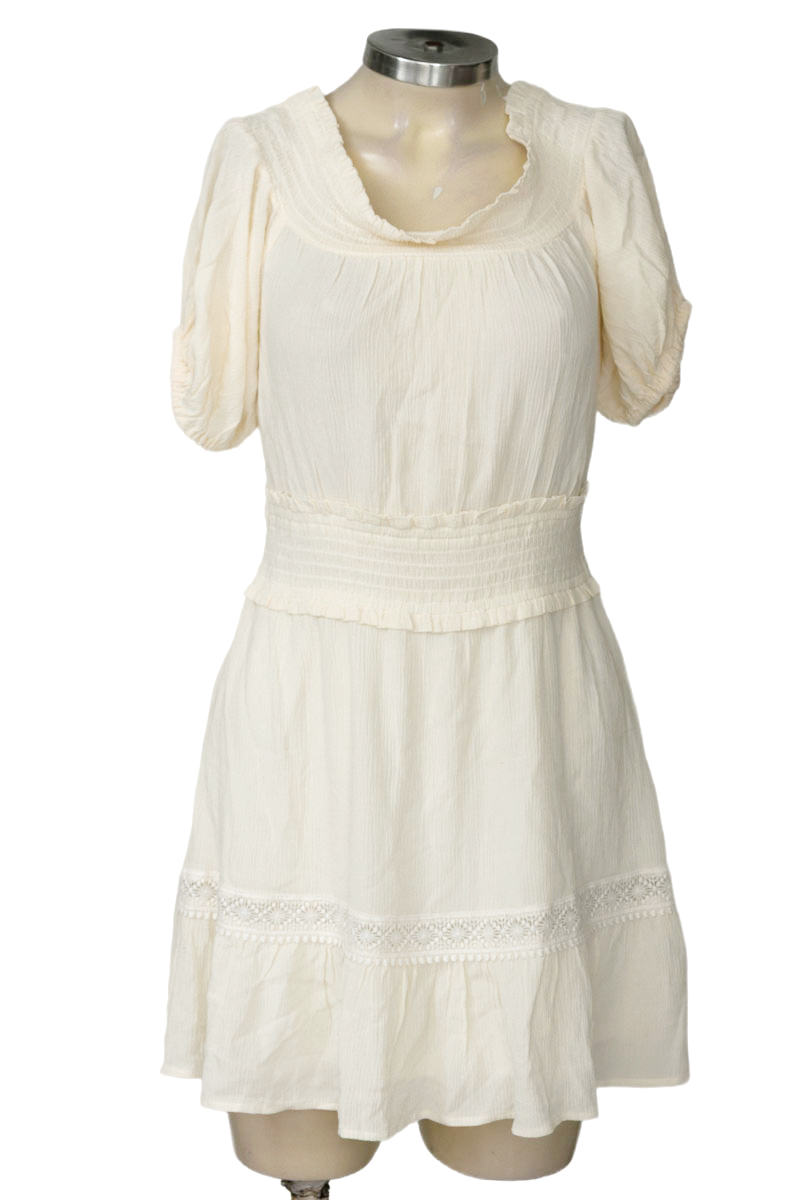 Vestido / Enterizo color Beige - Express