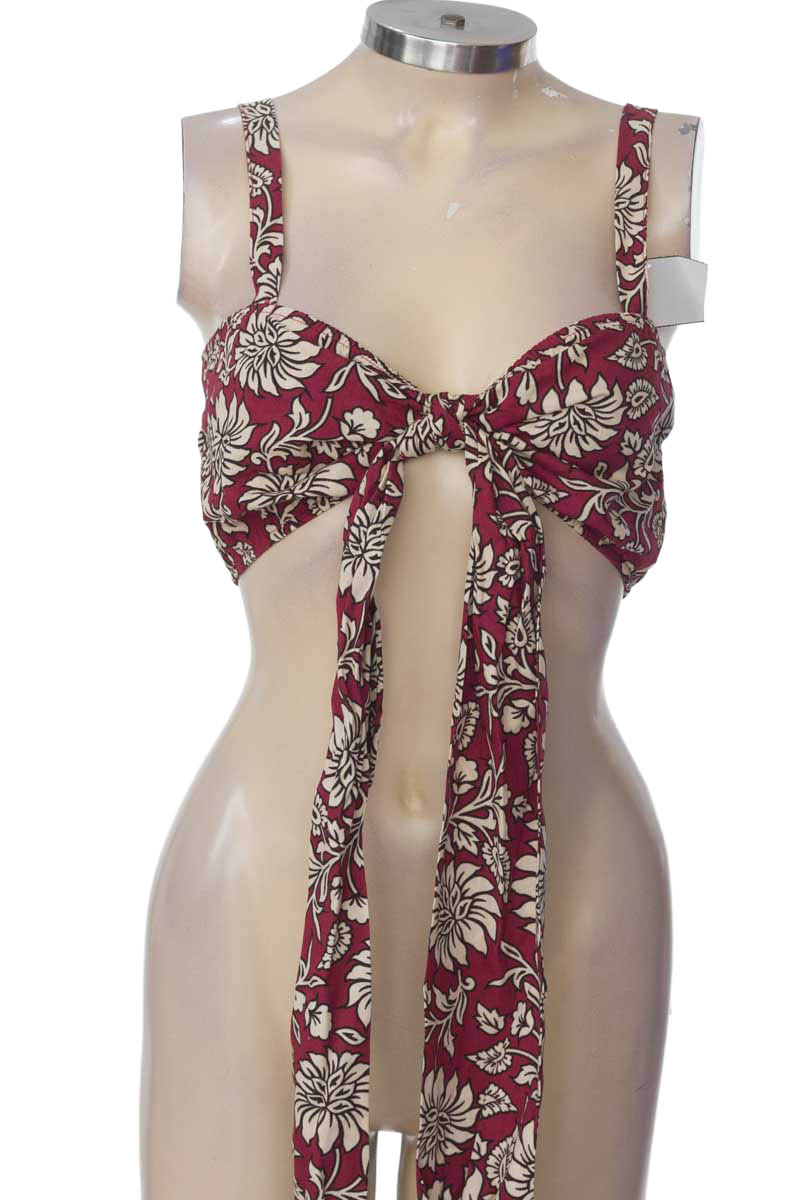 Top / Camiseta color Vinotinto - Loguin