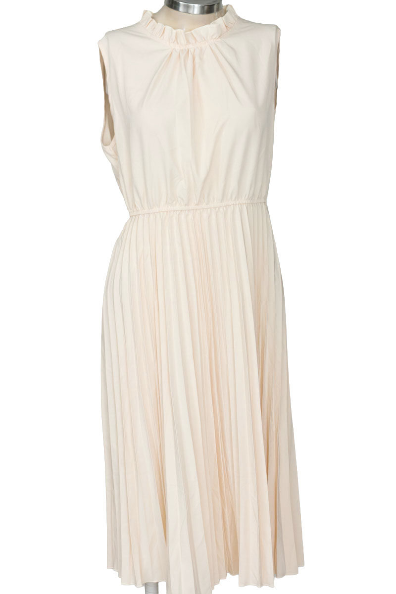Vestido / Enterizo color Beige - Closeando