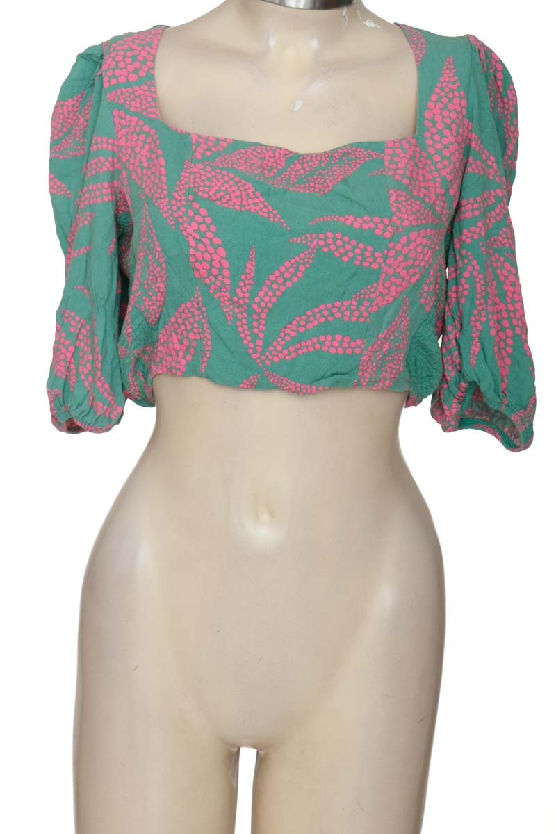 Top / Camiseta color Verde - Basement