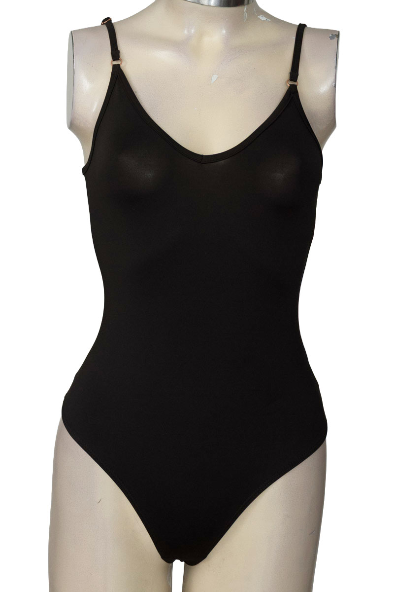 Top / Camiseta color Negro - Closeando