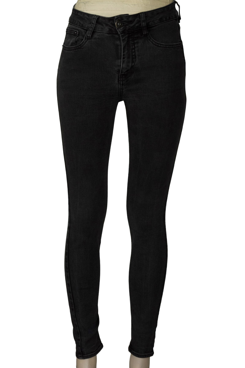 Pantalones color Negro - Chevignon